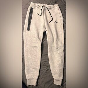Nike tech fleece joggers